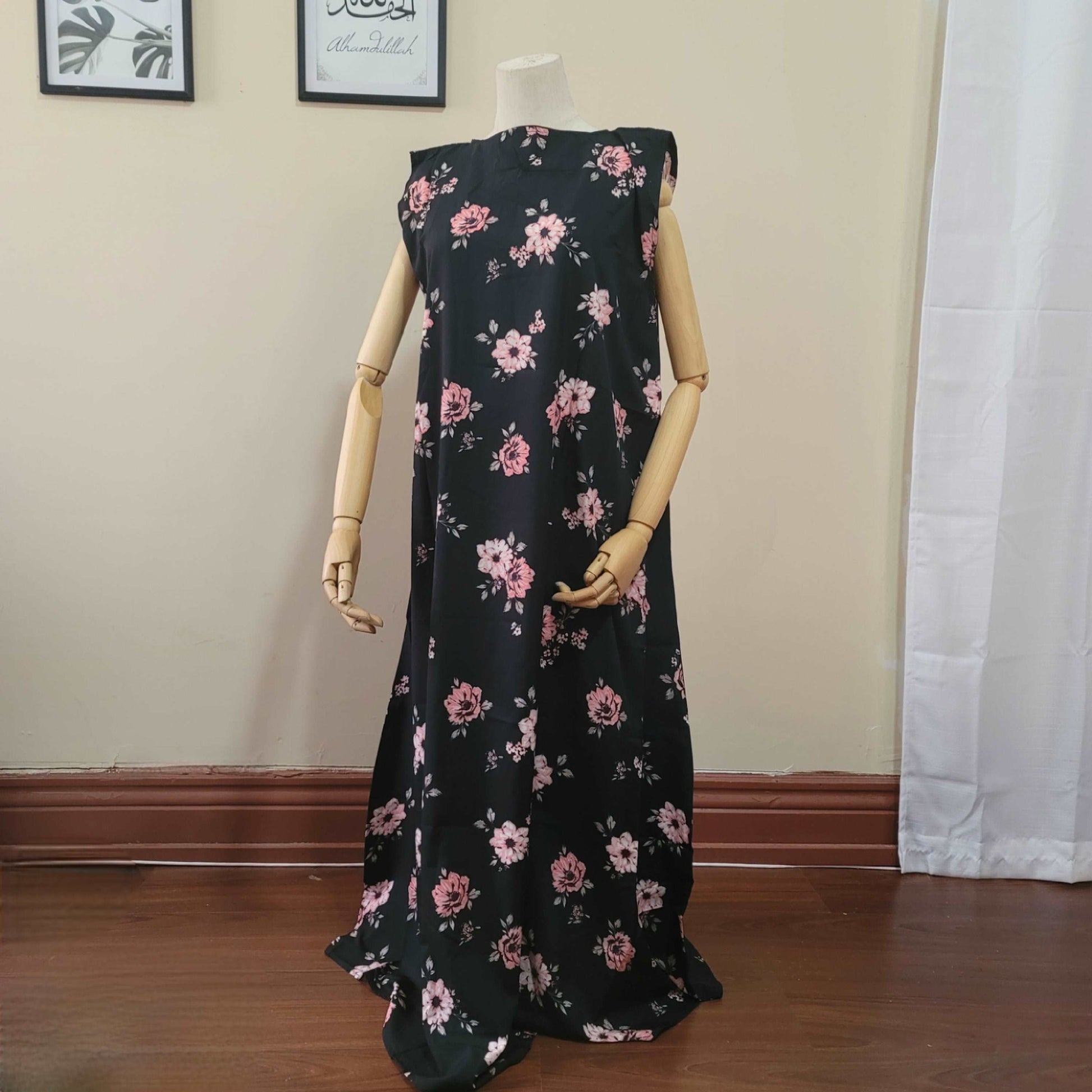 Sleeveless Patterned Abaya